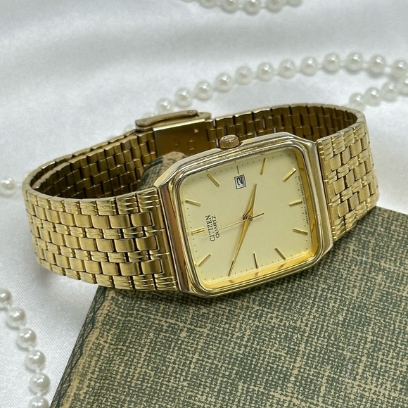 Gold Citizen Tank Watch with Date Display - Picture 3 of 8